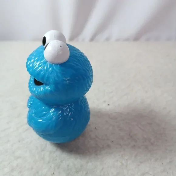 Sesame Street Cookie Monster Wobble Figure 2.5" Blue Plastic Toy - Picture 4 of 10